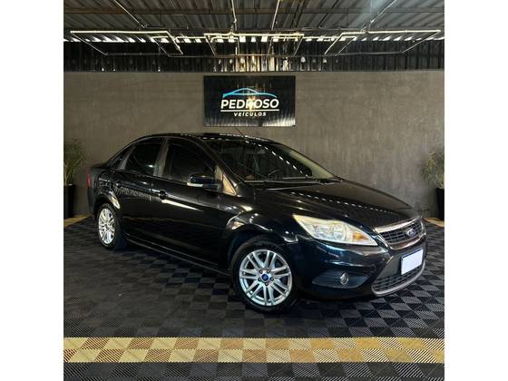 FORD FOCUS 1.6 GLX 16V FLEX 4P MANUAL FORD FOCUS 1.6 GLX 16V FLEX 4P MANUAL